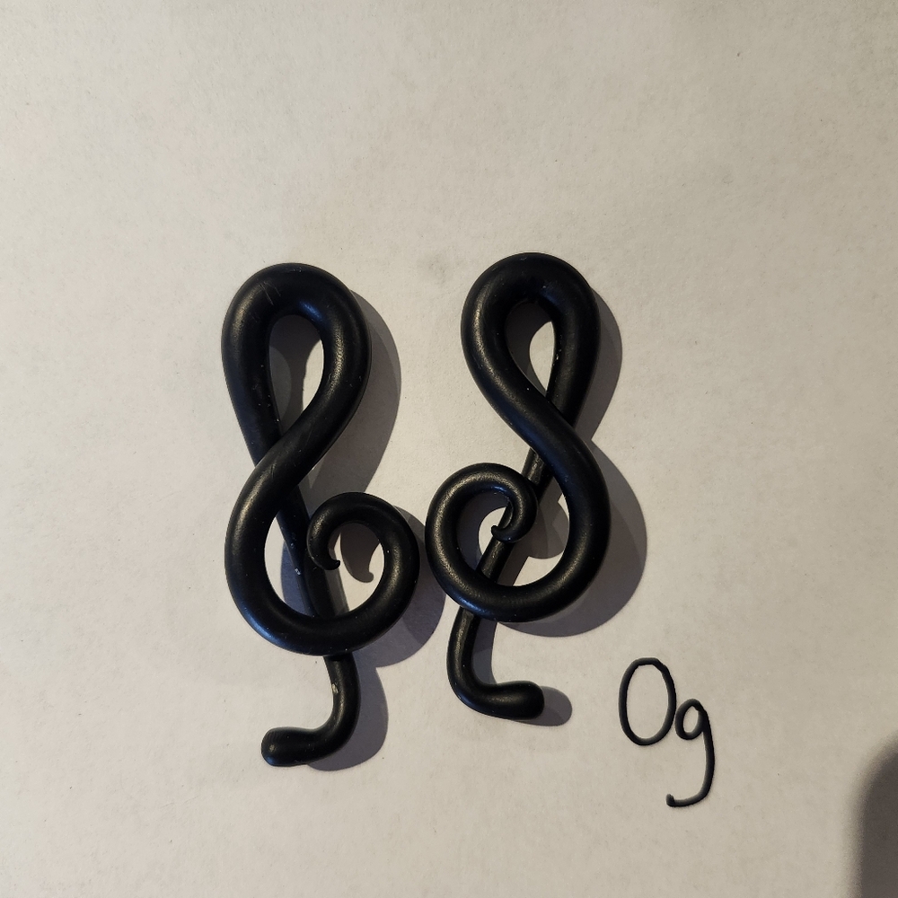 Black Treble Clef Gauges